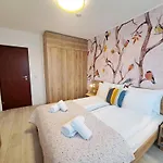 Emis Alpine Retreat - Modern & Cozy & Bright Bansko